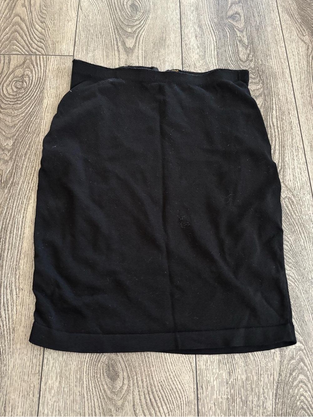 Donna Karan Classic Black Pencil Skirt - Women's Sleek Office Skirt